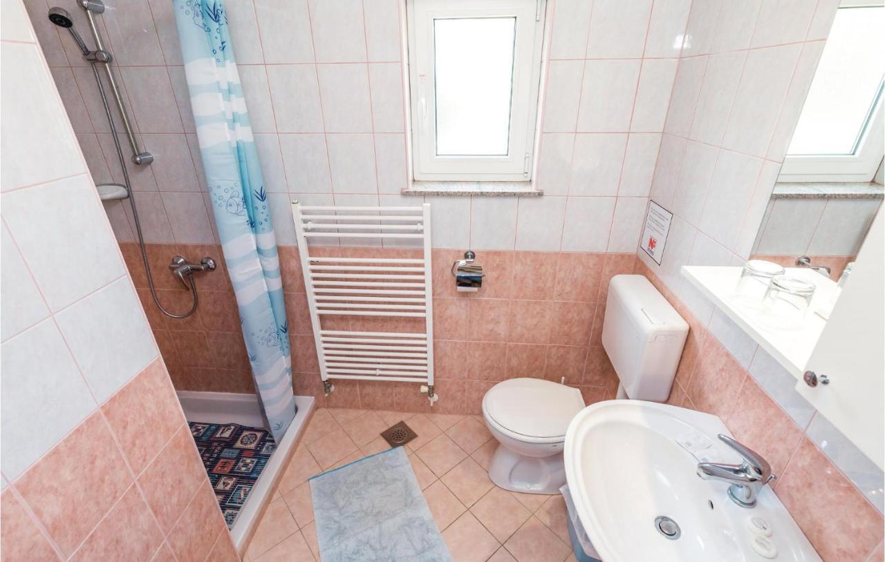 Beautiful Apartment In Brsec With Kitchen מראה חיצוני תמונה