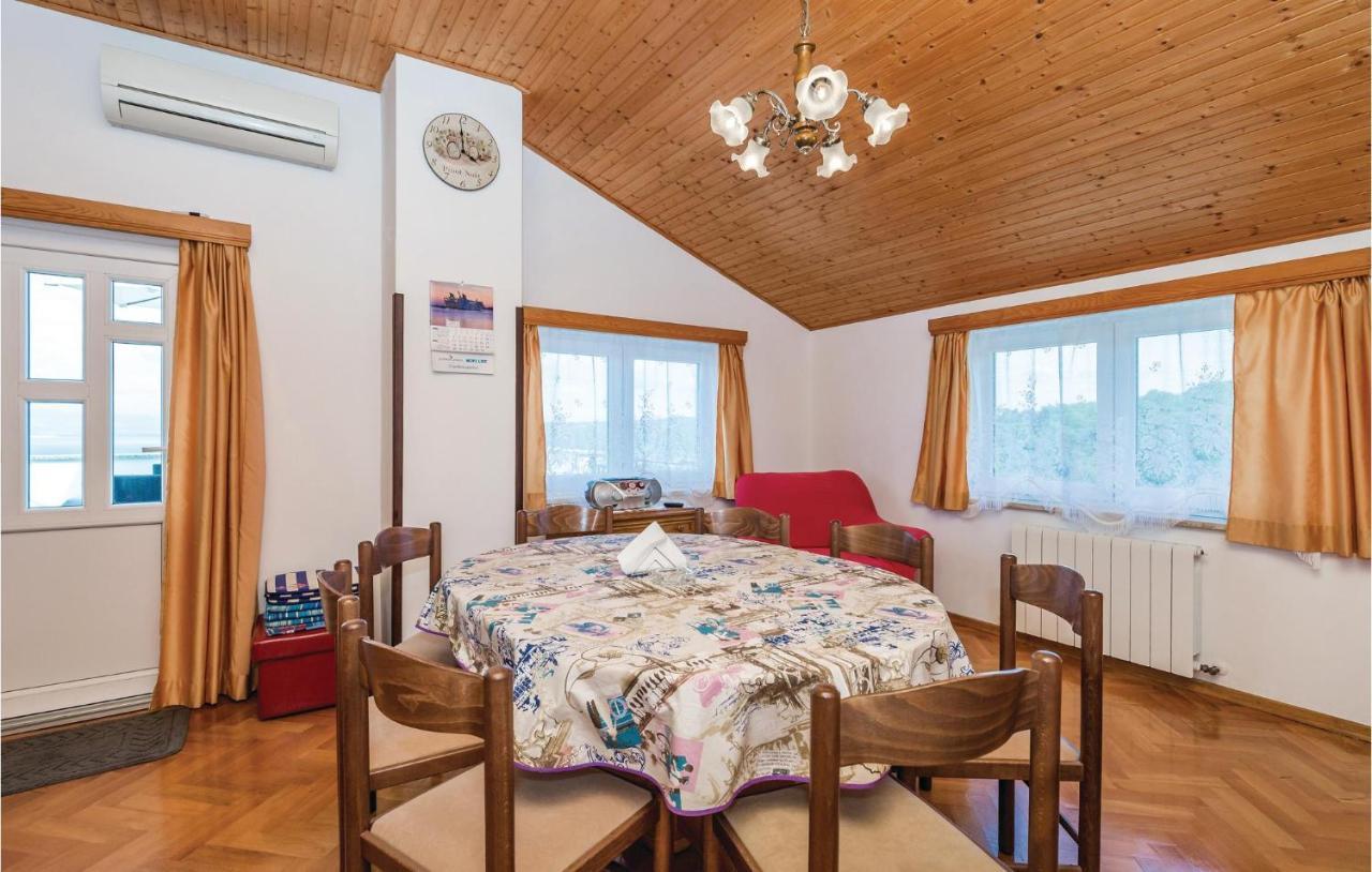 Beautiful Apartment In Brsec With Kitchen מראה חיצוני תמונה